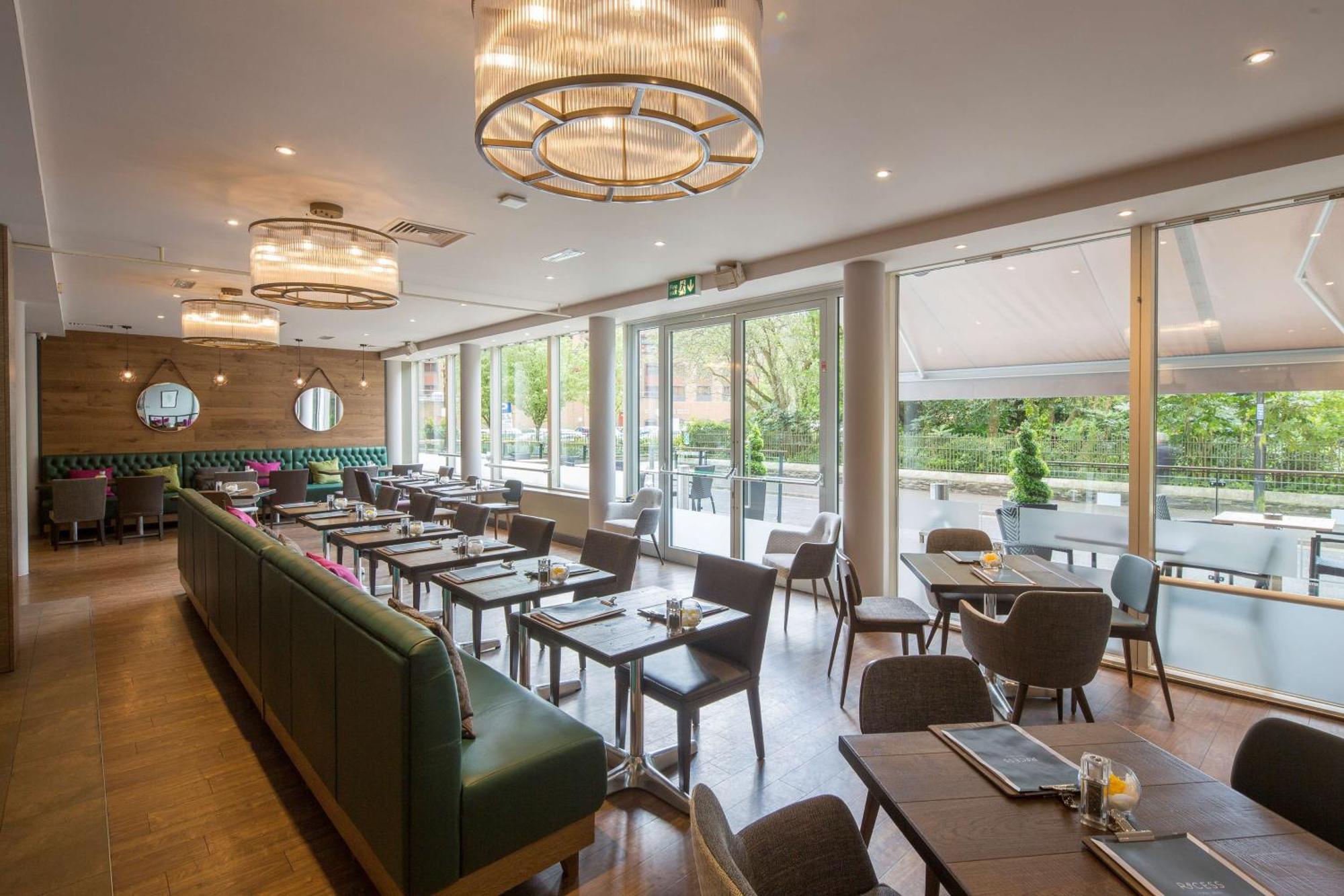Hilton Garden Centre Hotell