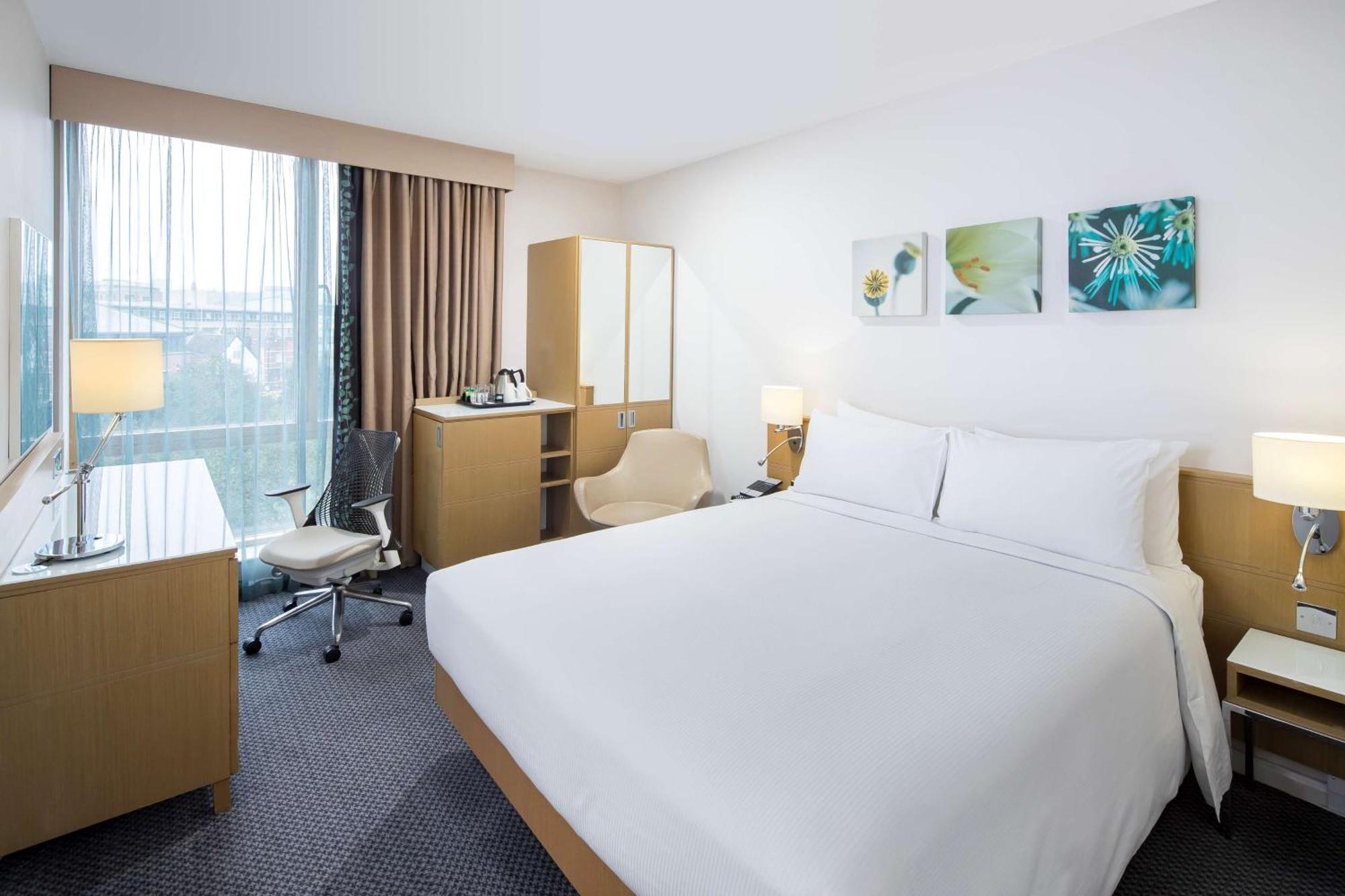 Hilton Garden Centre Hotell